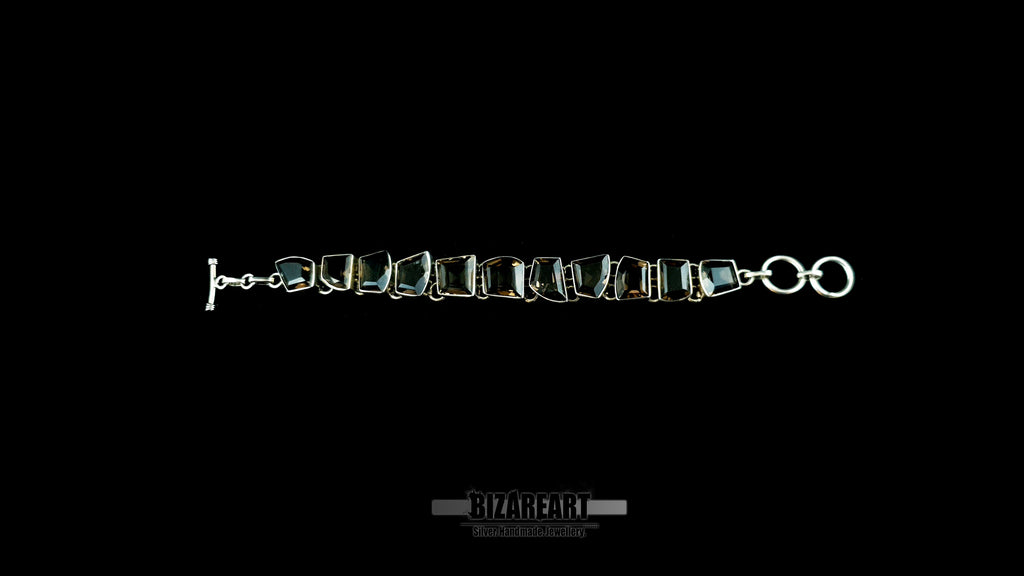 Full length 19.5cm sterling silver smoky quartz toggle bracelet.