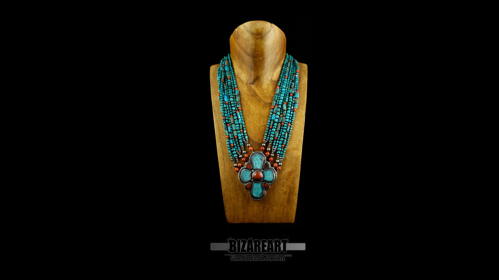 byzantine-turquoise-coral-necklace-wooden-bust-front-display