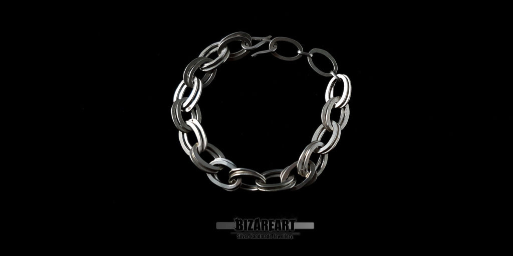 Full circular view of the 21cm sterling silver chain bracelet showcasing the uniform artisan craftsmanship and weight.