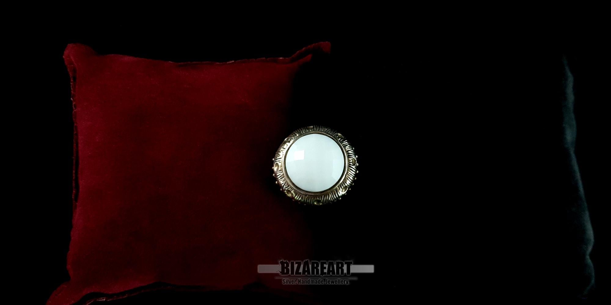 Bague Dôme en Argent Sterling Agate Blanche, Gothique Vintage Statement
