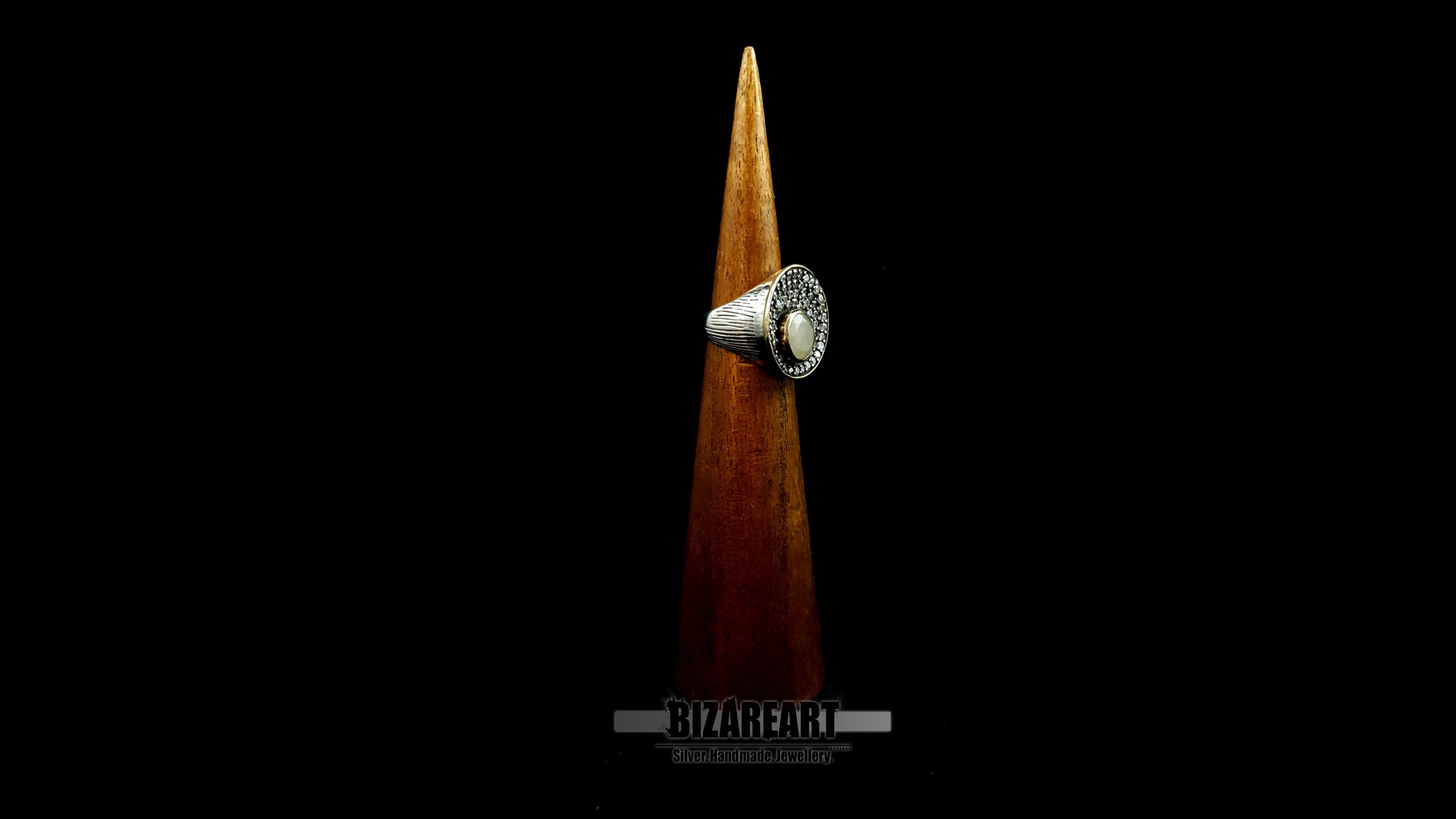 Heritage "Epoch" Column Ring | .925 Silver & White Agate N58 1/2